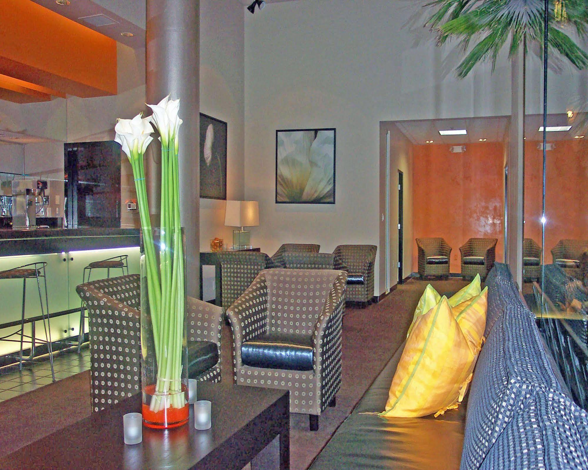 לוס אנג'לס Ramada Plaza By Wyndham West Hollywood Hotel & Suites מראה פנימי תמונה